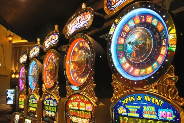 Weekly cashback calculation and tier progression on taruhanbola slot